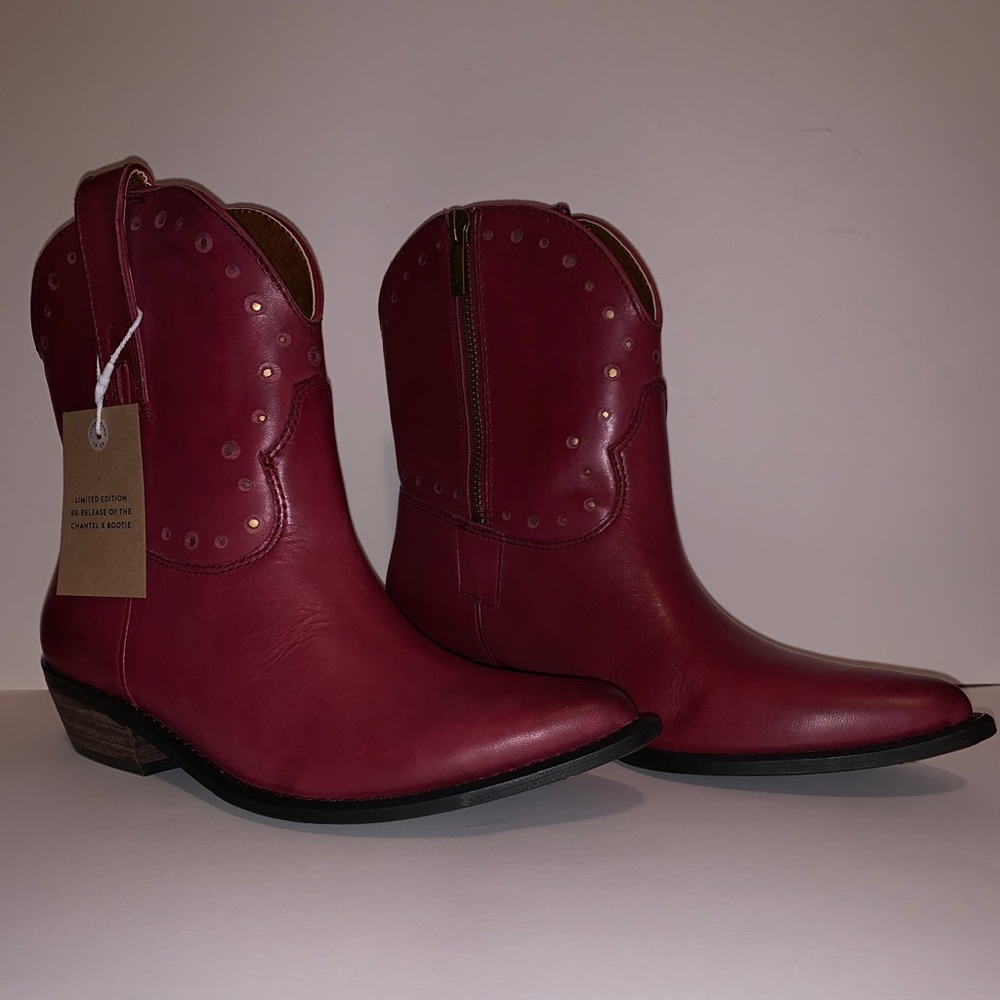 WESTERN STACKED HEEL BOOTIES